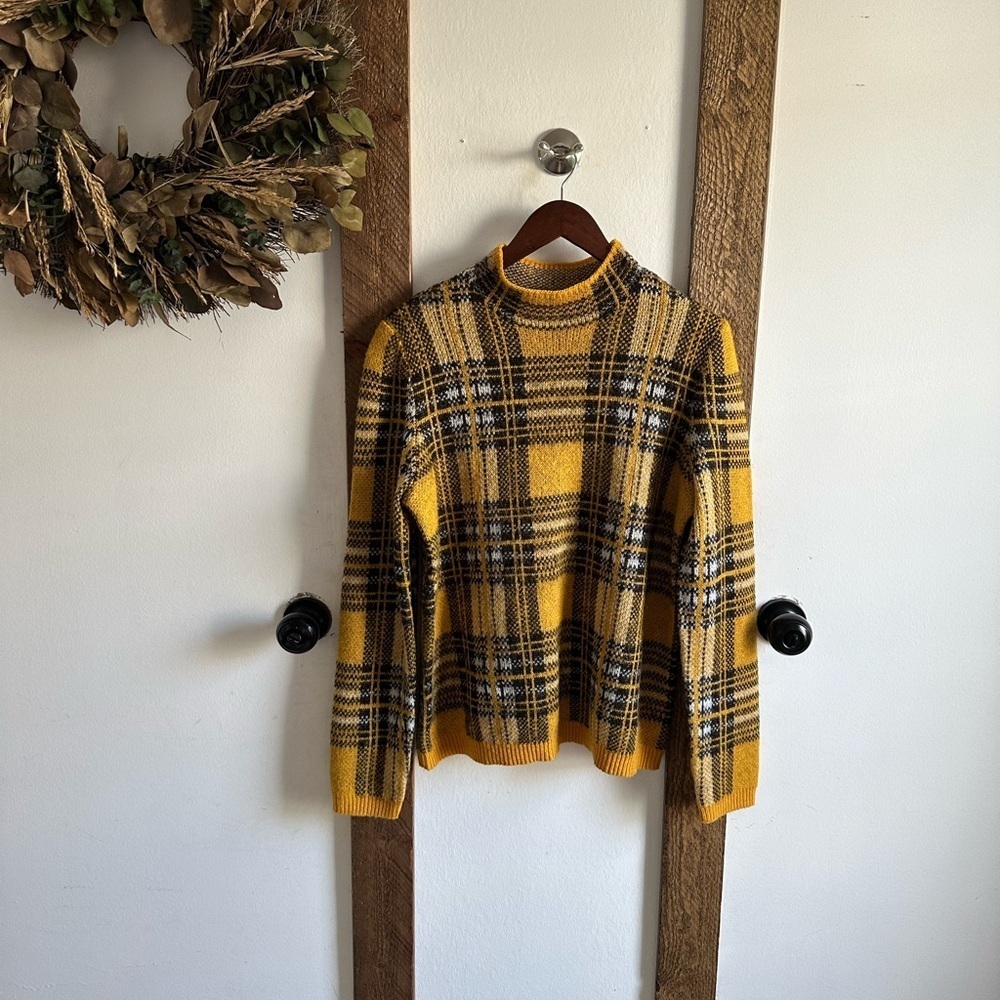 Women's Apt. 9 + Cara Santana Plaid Sweater Size Medium Cozy Soft - Picture 15 of 16
